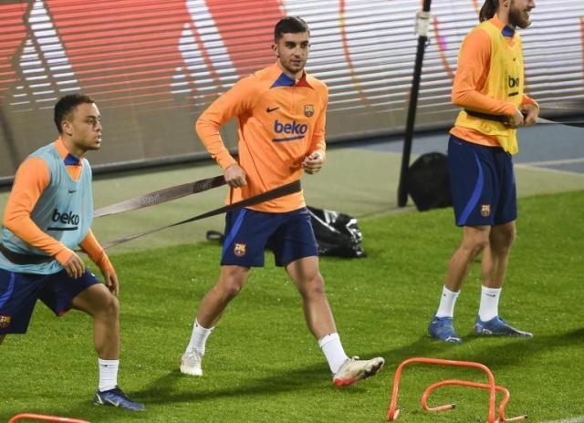 易游体育-【世纪大战前瞻】全新巴萨战皇马胜算几何？