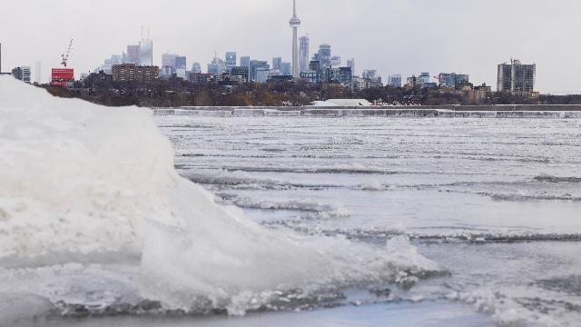 易游体育网页版-加拿大滑雪爱好者“拒赴美”，特朗普言论致预订量暴跌